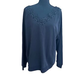 New with tags Kiss & Tell black v neck top with black crochet lace accents sz 2X